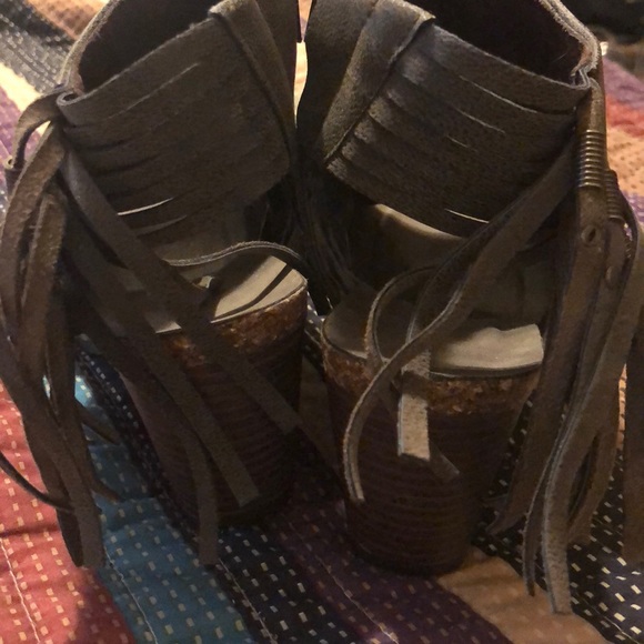 Pierre Dumas booties,size 6.5, fits like a 7 - Picture 4 of 5